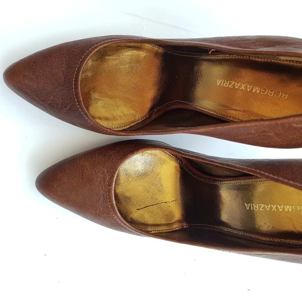 BCBG ROUND toe brown pumps - Picture 2 of 3